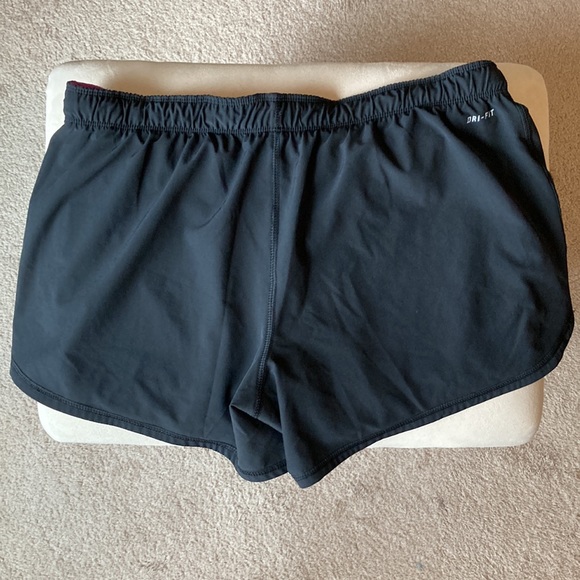 Nike Large shorts with built in shorts - Picture 2 of 7